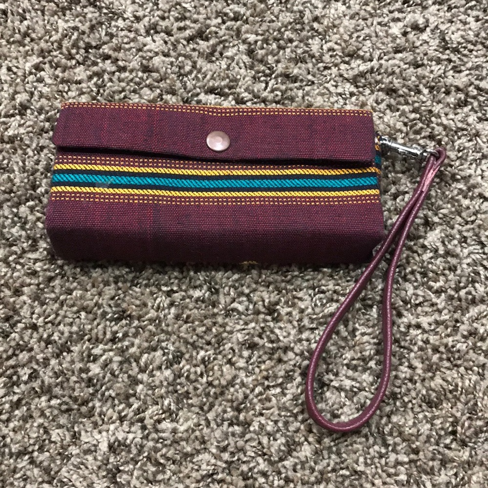 Red & Green Nicaragua Handmade Clutch/Wristlet